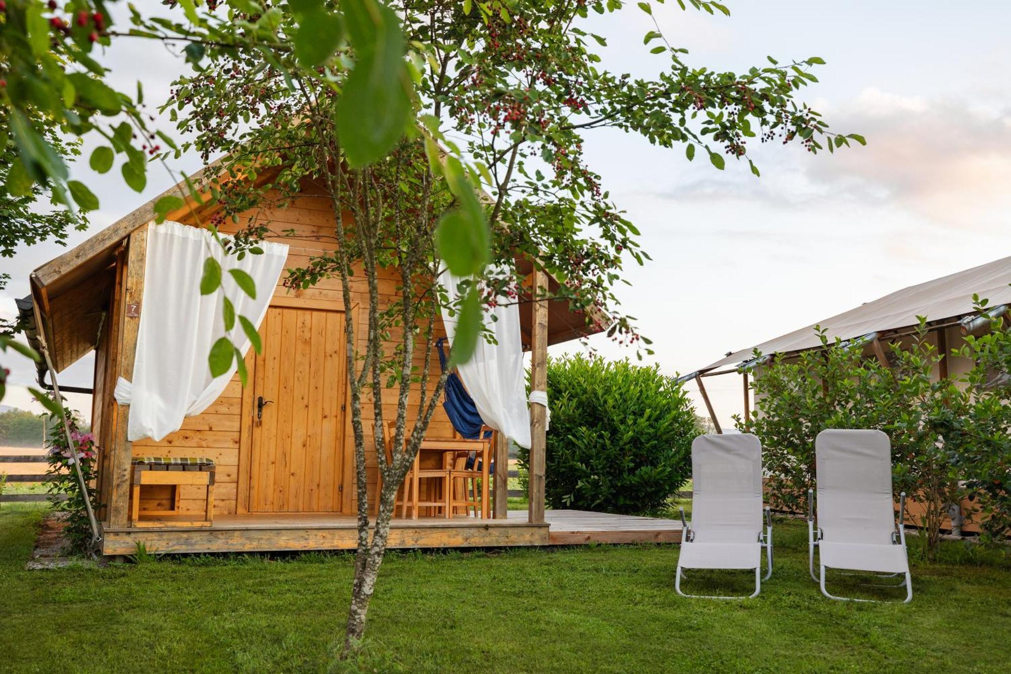 Glamping Kolpa Resort Gradac Luaran gambar
