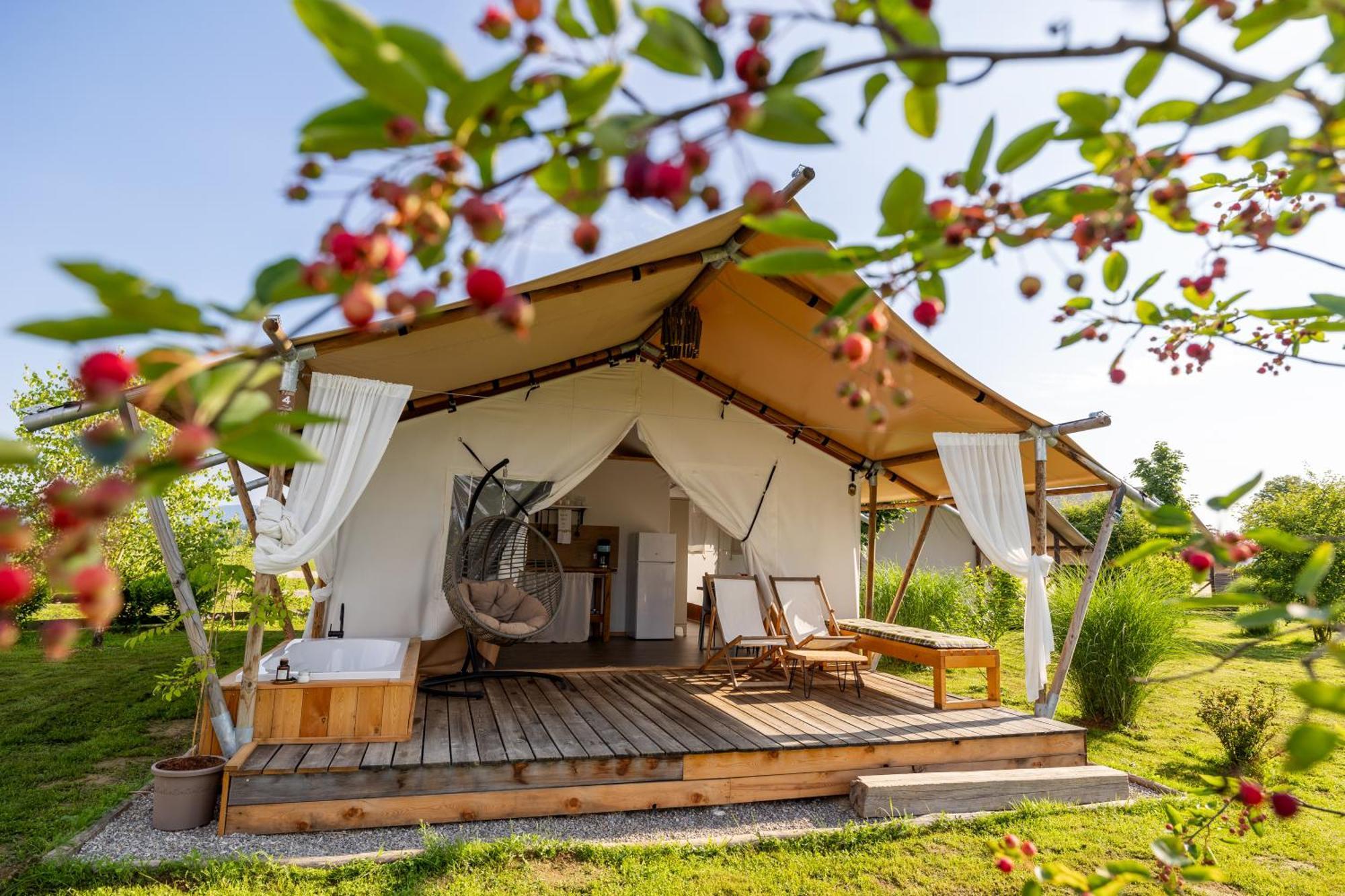 Glamping Kolpa Resort Gradac Luaran gambar