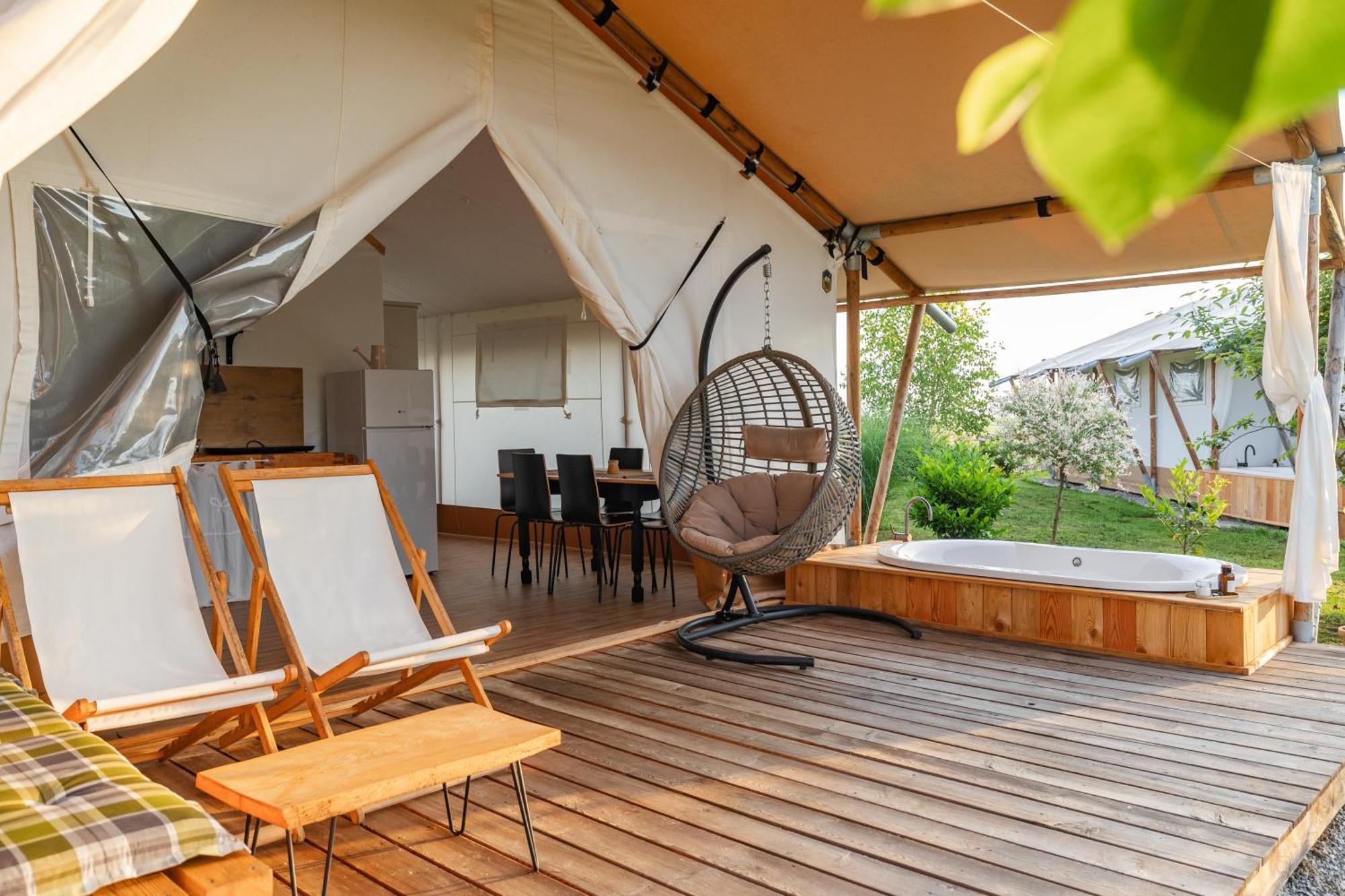 Glamping Kolpa Resort Gradac Luaran gambar