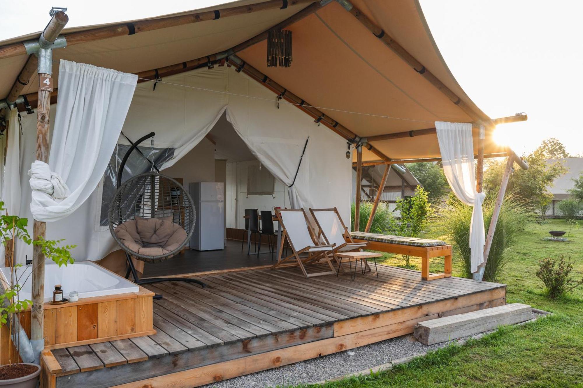 Glamping Kolpa Resort Gradac Luaran gambar