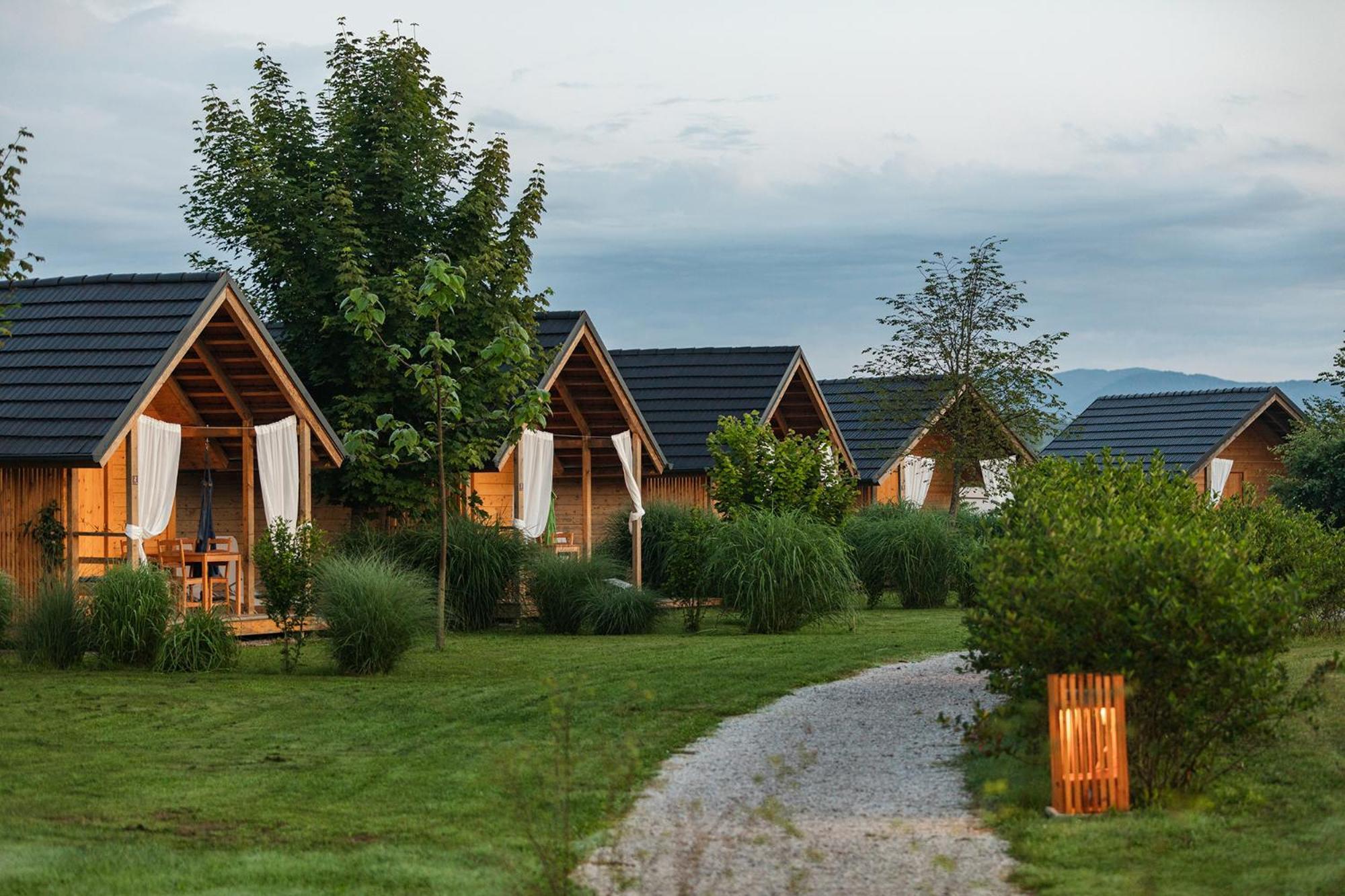 Glamping Kolpa Resort Gradac Luaran gambar